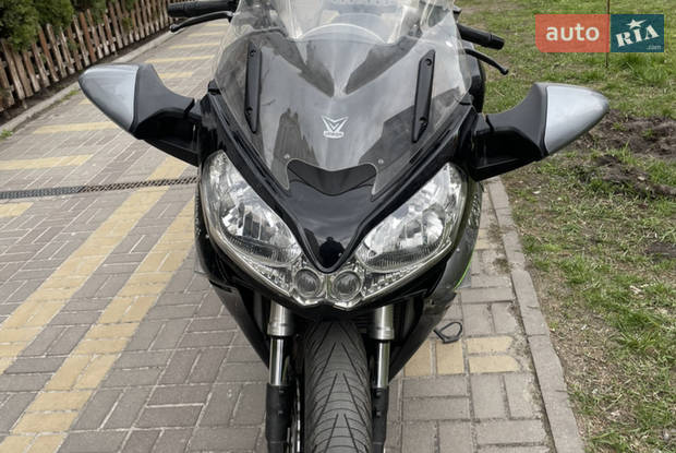 Kawasaki GTR 2013