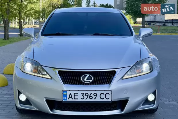 Lexus IS 2011