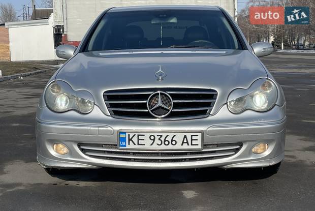 Mercedes-Benz C-Class 2005