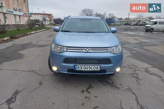 Mitsubishi Outlander 2014