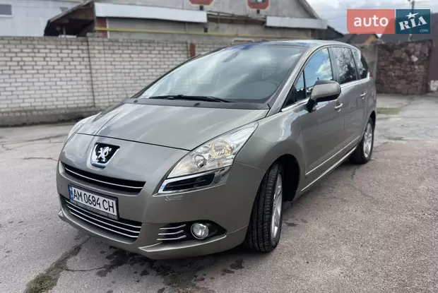 Peugeot 5008 2012
