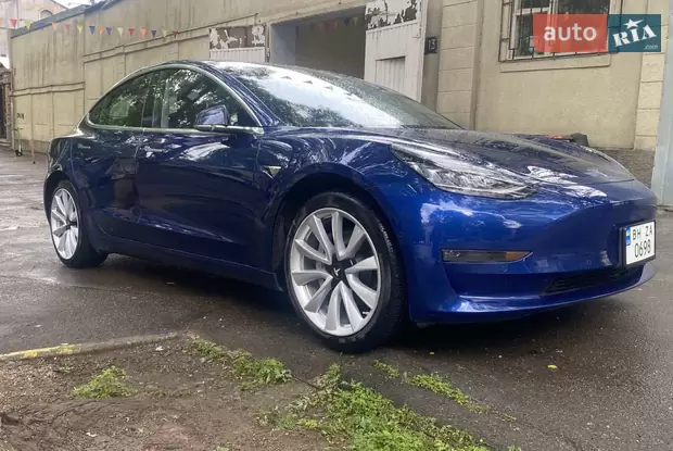 автомобиль tesla одесса