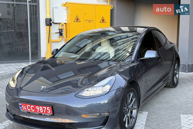 Tesla Model 3 2021