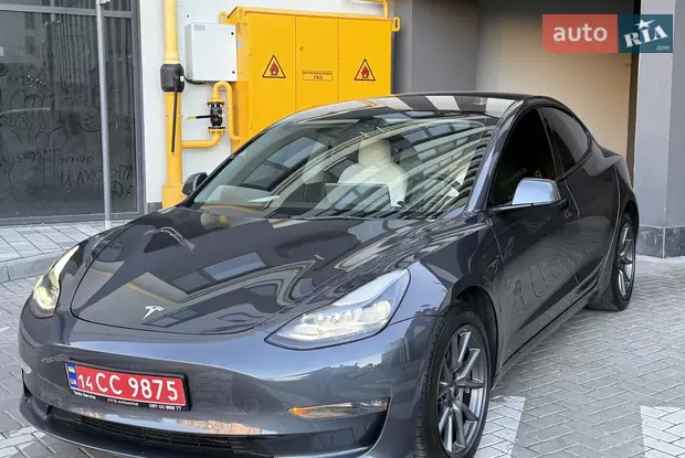Tesla Model 3 2021