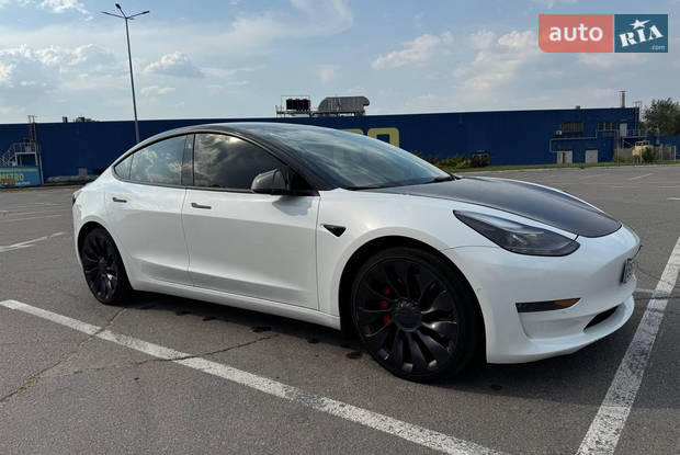 Tesla Model 3 2022