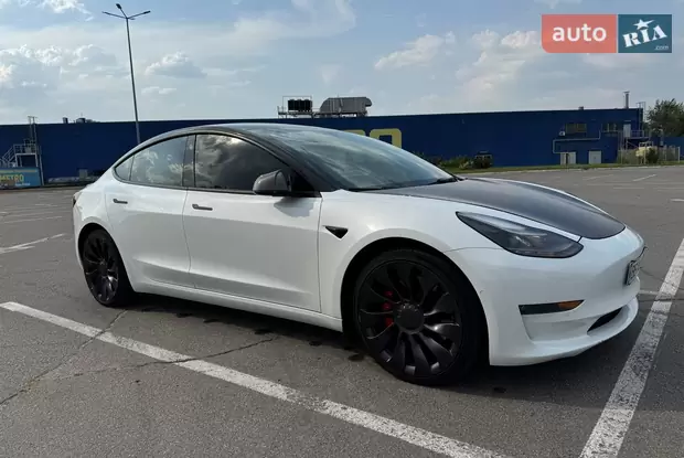 Tesla Model 3 2022
