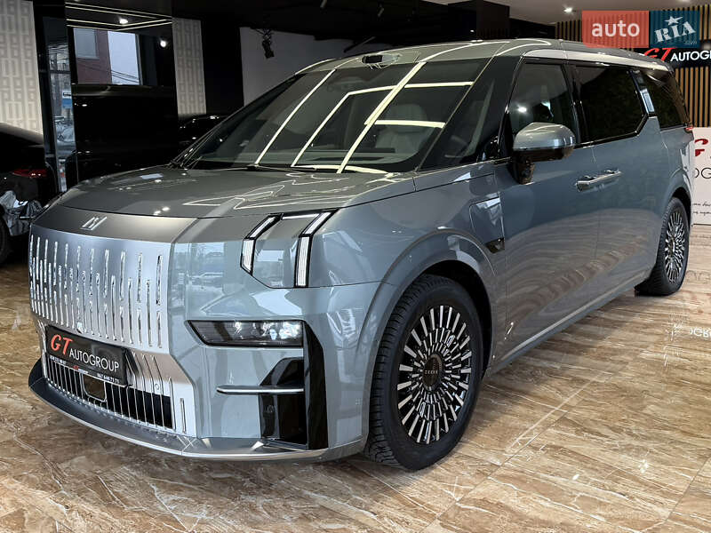 Минивэн Zeekr 009 2024 в Киеве