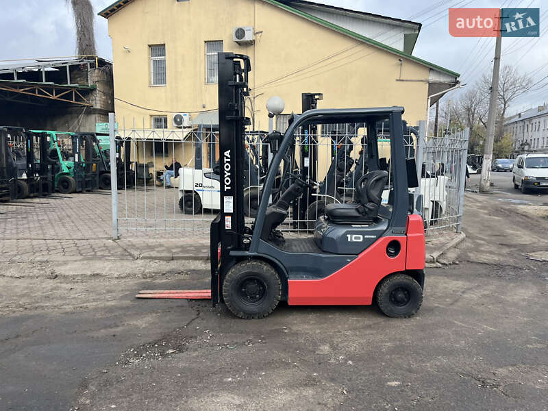 Вилочный погрузчик Toyota 02-8FGF18 2021 в Одессе