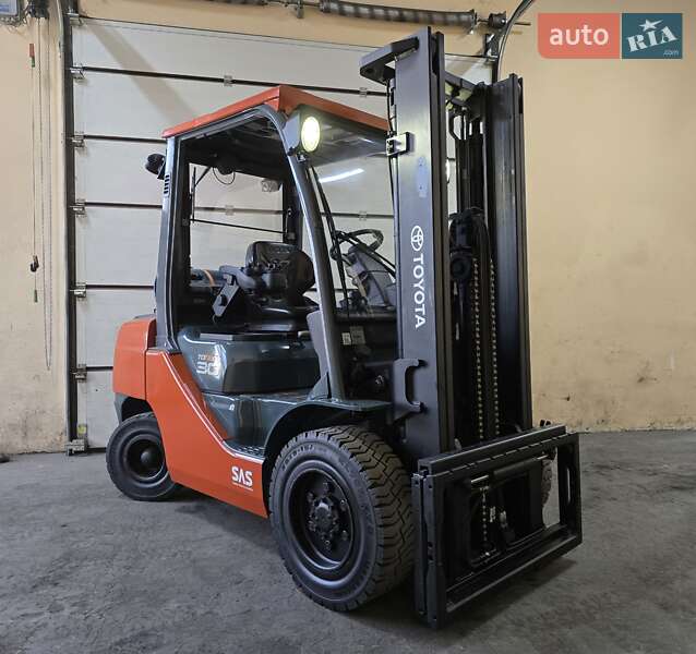Вилочный погрузчик Toyota 02-8FGF30 2020 в Киеве