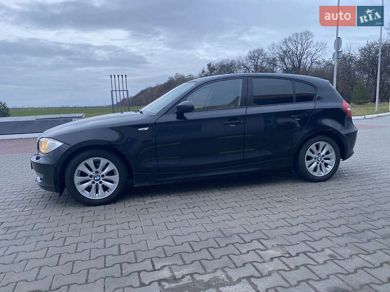 Хэтчбек BMW 1 Series 2008 в Луцке
