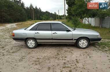 Седан Audi 100 1987 в Богуславе