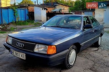 Седан Audi 100 1988 в Дніпрі