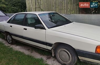 Седан Audi 100 1988 в Чернівцях