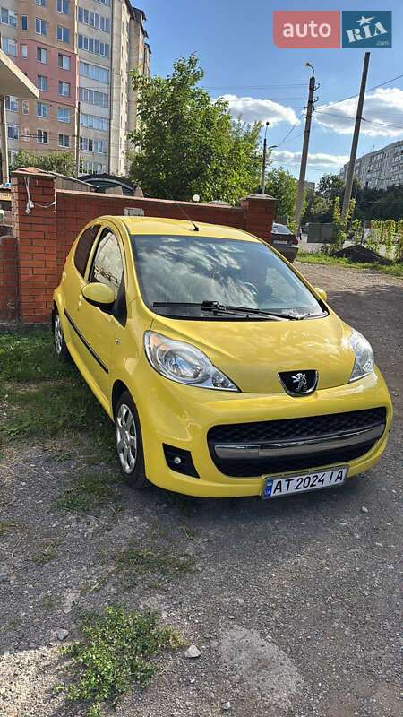 Хэтчбек Peugeot 107 2011 в Ивано-Франковске Хэтчбек Peugeot 107 2011 в Ивано-Франковске