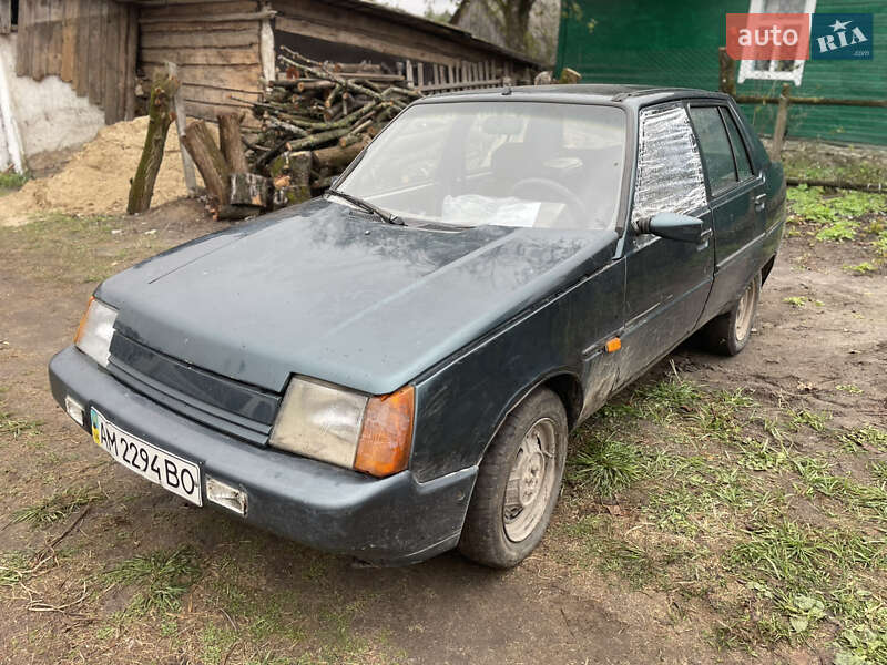 Лифтбек ЗАЗ 1103 Славута 2004 в Радомышле Лифтбек ЗАЗ 1103 Славута 2004 в Радомышле