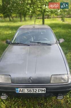 Седан Renault 19 1991 в Нікополі Седан Renault 19 1991 в Нікополі