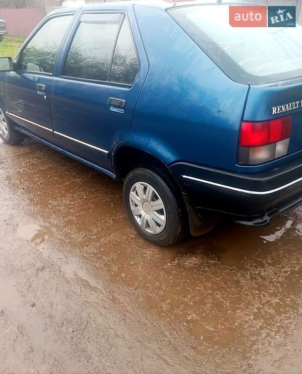 Седан Renault 19 1989 в Харькове Седан Renault 19 1989 в Харькове