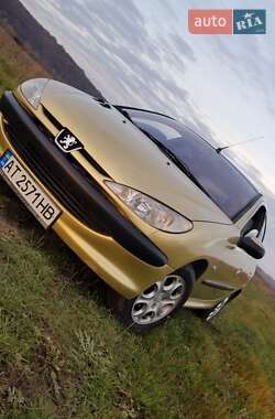 Хетчбек Peugeot 206 2002 в Івано-Франківську