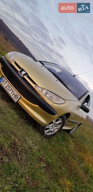 Хэтчбек Peugeot 206 2002 в Ивано-Франковске