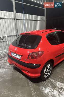Хетчбек Peugeot 206 2005 в Києві