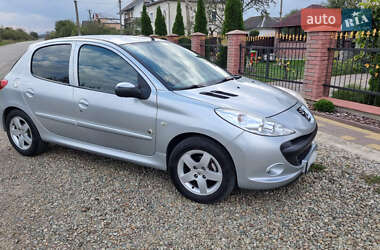 Хэтчбек Peugeot 206 2012 в Ивано-Франковске