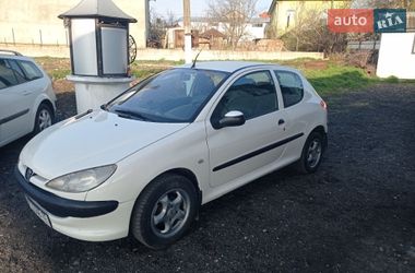 Хэтчбек Peugeot 206 2002 в Гвоздеце