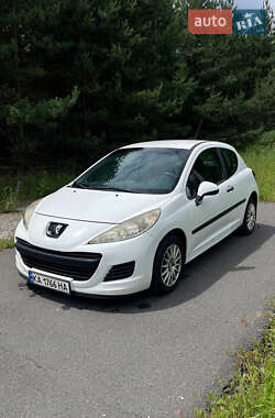 Хэтчбек Peugeot 207 2010 в Киеве