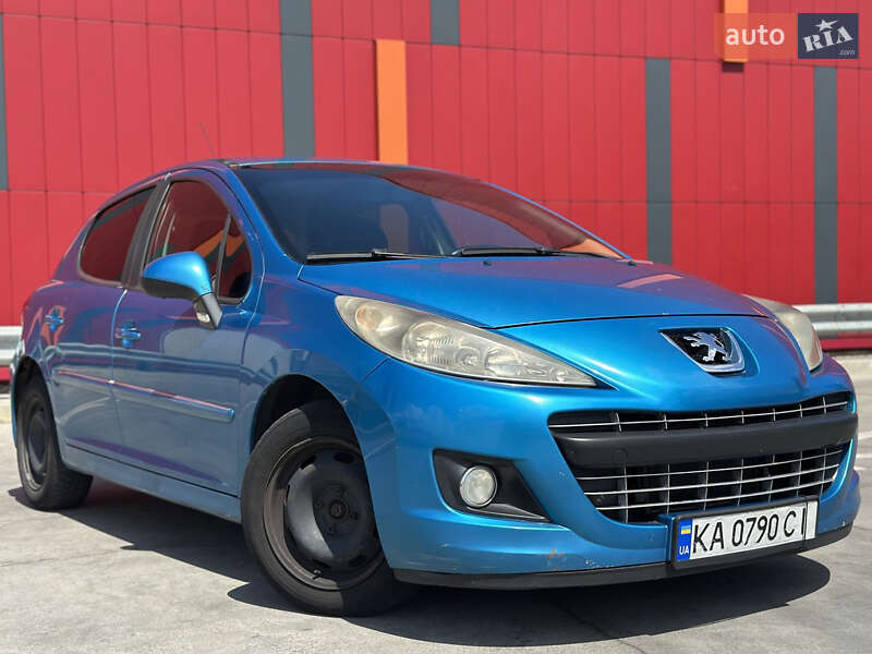 Хетчбек Peugeot 207 2011 в Києві Хетчбек Peugeot 207 2011 в Києві