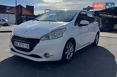 Хетчбек Peugeot 208 2012 в Рівному