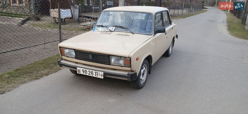 Седан ВАЗ / Lada 2105 1988 в Луцке Седан ВАЗ / Lada 2105 1988 в Луцке