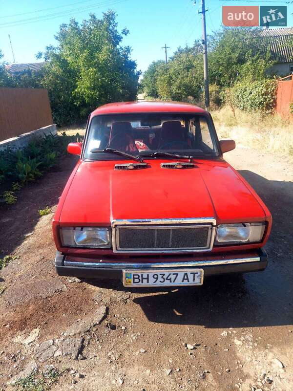 Седан ВАЗ / Lada 2107 1989 в Одессе