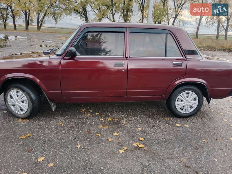 Седан ВАЗ / Lada 2107 2008 в Ромнах