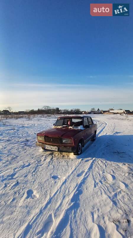 Седан ВАЗ / Lada 2107 1984 в Черкассах