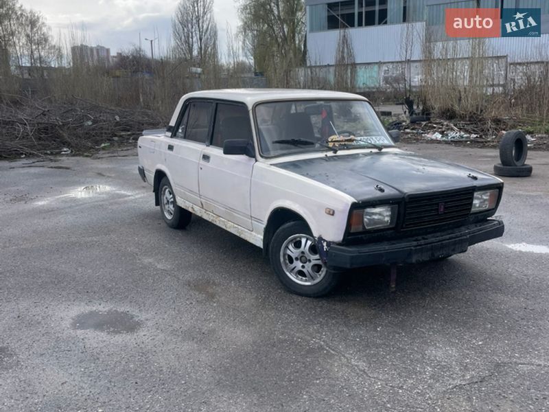 Седан ВАЗ / Lada 2107 1996 в Броварах Седан ВАЗ / Lada 2107 1996 в Броварах