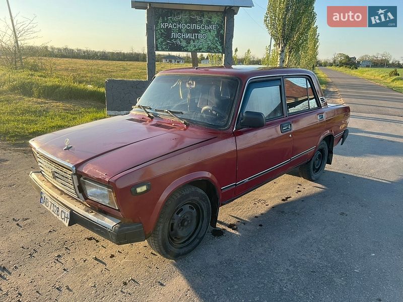 Седан ВАЗ / Lada 2107 1986 в Одессе
