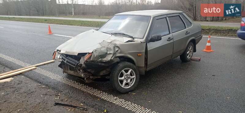 Седан ВАЗ / Lada 21099 2000 в Запорожье
