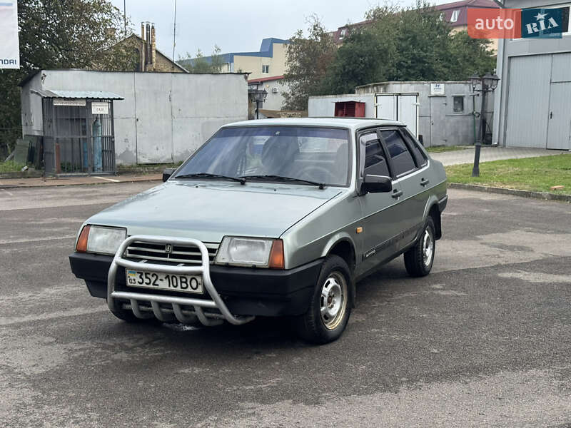 Седан ВАЗ / Lada 21099 1993 в Луцке