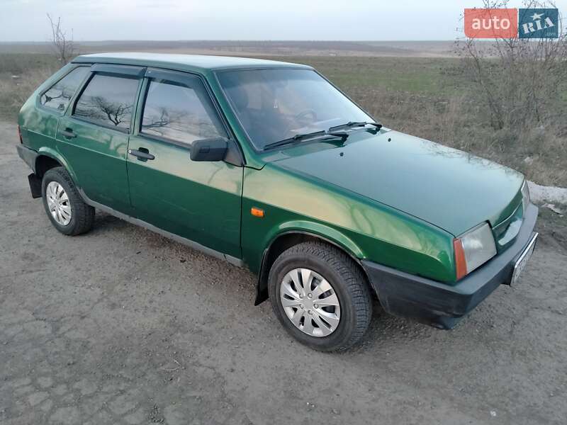 Хэтчбек ВАЗ / Lada 2109 2004 в Одессе Хэтчбек ВАЗ / Lada 2109 2004 в Одессе