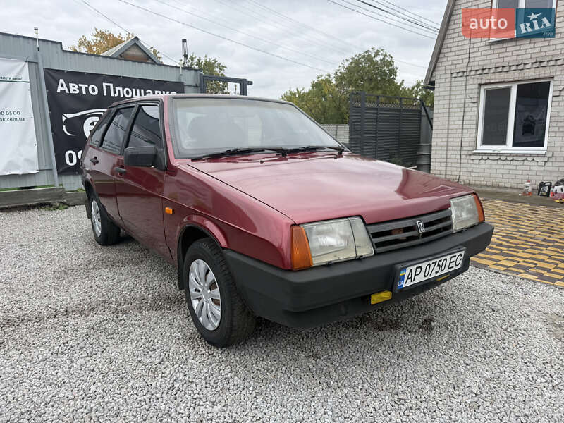 Хетчбек ВАЗ / Lada 2109 2002 в Запоріжжі Хетчбек ВАЗ / Lada 2109 2002 в Запоріжжі
