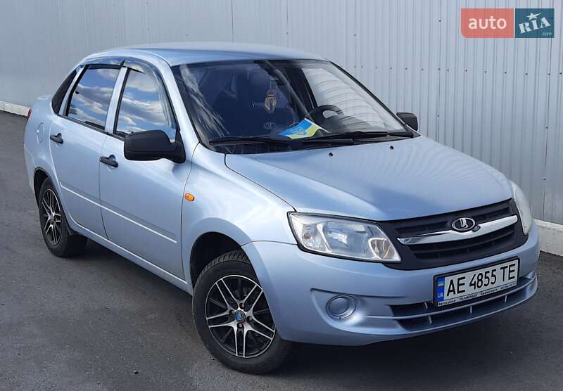 Седан ВАЗ / Lada 2190 Granta 2012 в Днепре