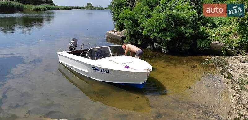 Лодка Прогресс 2 1980 в Херсоне