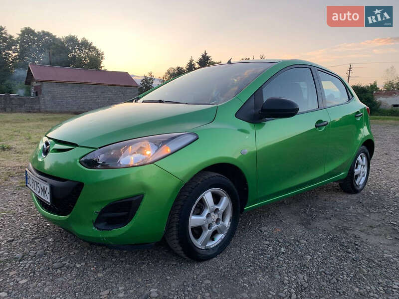 Хэтчбек Mazda 2 2010 в Ходорове