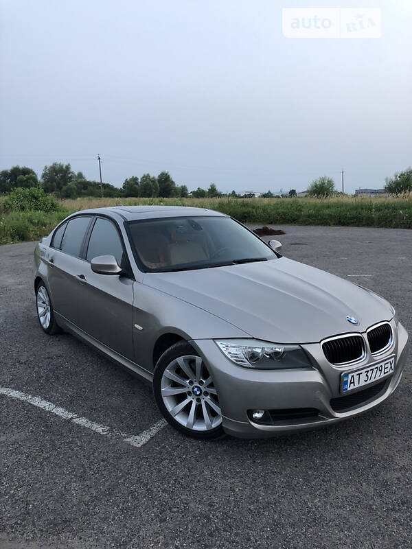 Седан BMW 3 Series 2011 в Калуше