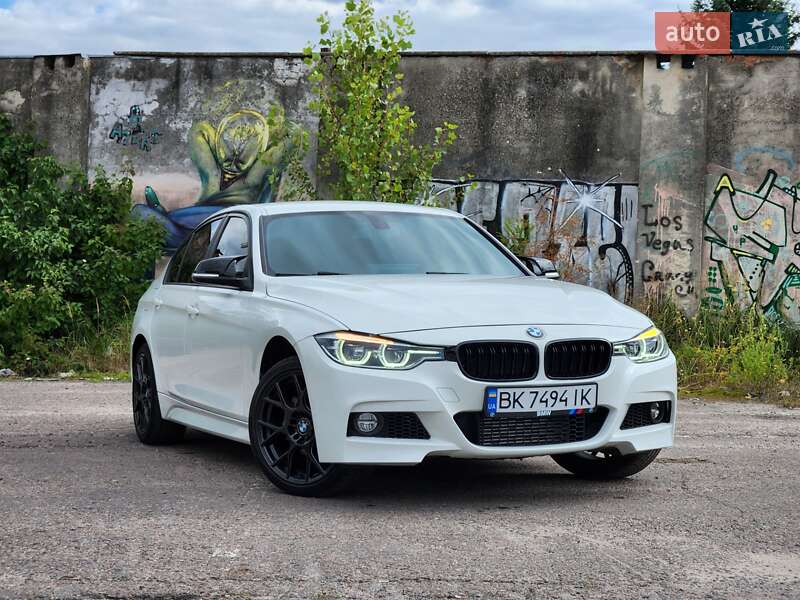 Седан BMW 3 Series 2016 в Ровно