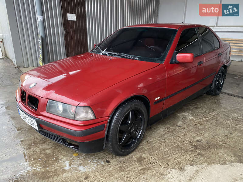 Седан BMW 3 Series 1997 в Ромнах