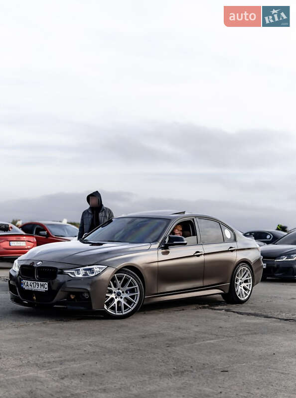 Седан BMW 3 Series 2015 в Броварах