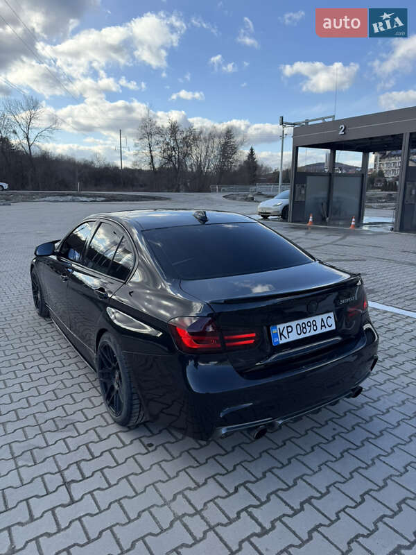 Седан BMW 3 Series 2011 в Львове