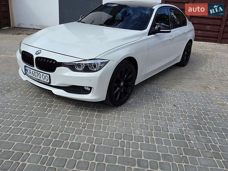Седан BMW 3 Series 2015 в Киеве