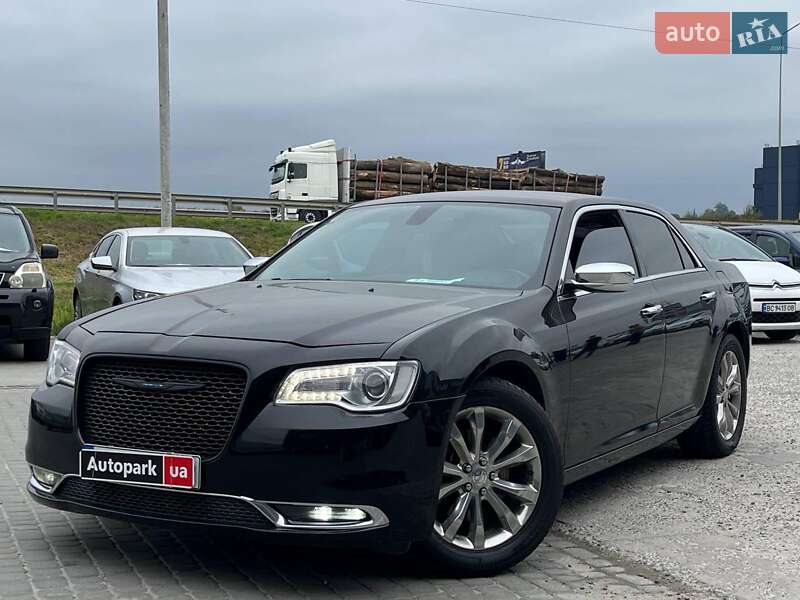 Седан Chrysler 300 2018 в Львове