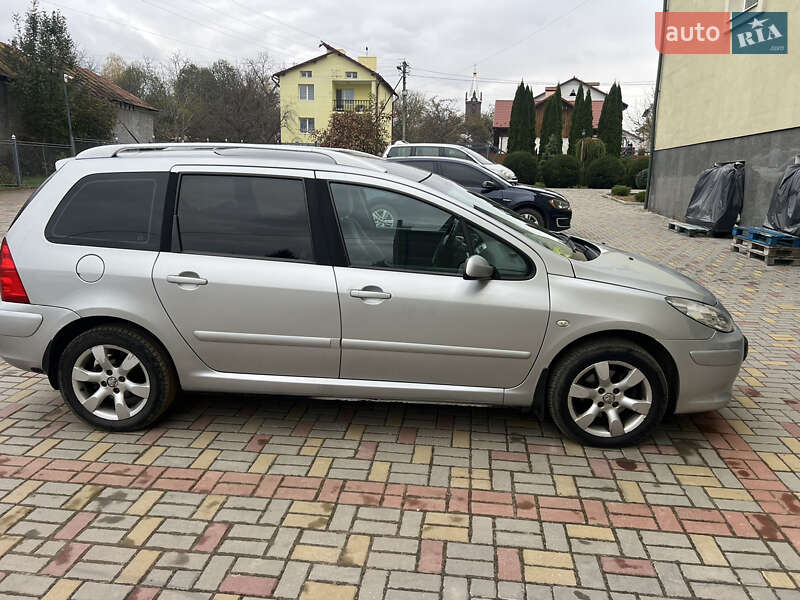 Универсал Peugeot 307 2006 в Бориславе